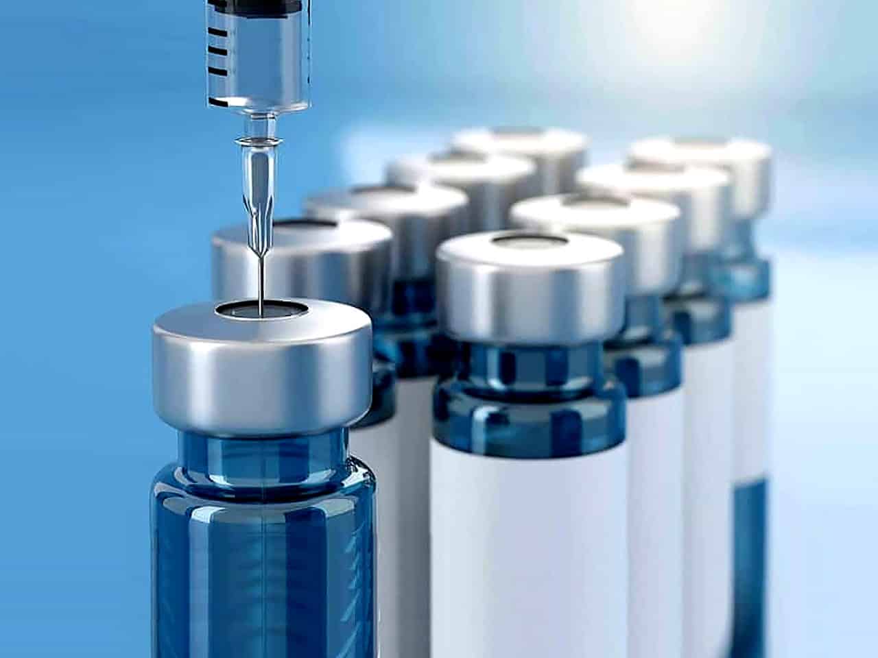 Injected medicine and syringe