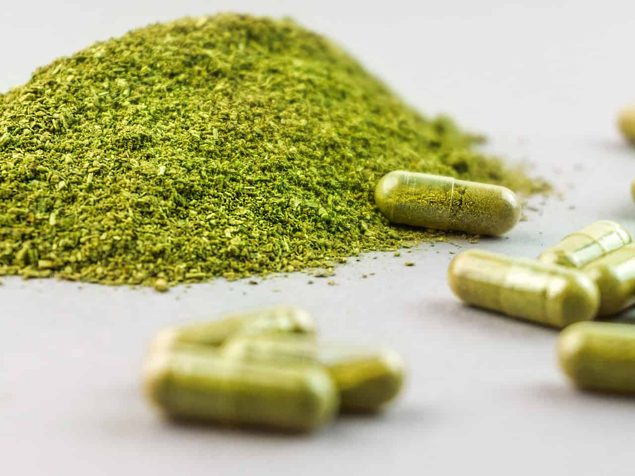 Kratom powder and capsules