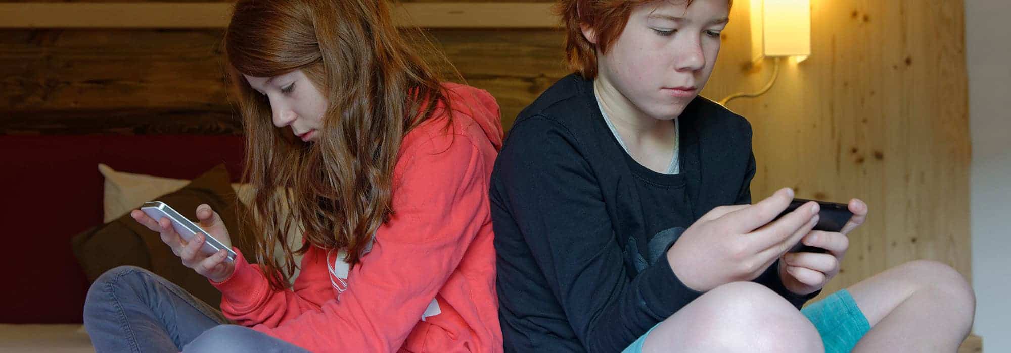 Siblings on social media